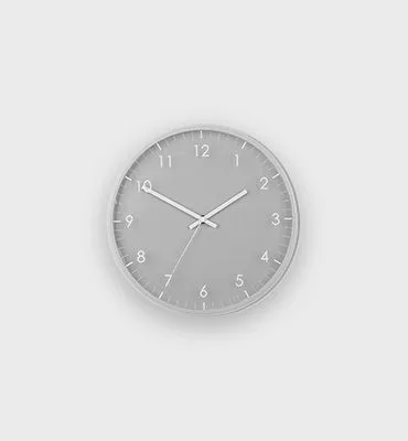 Simple Black Clock - 看球吧